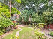 6 bedroom end of terrace house for sale