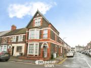 6 bedroom end of terrace house for sale