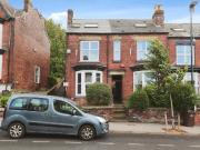 6 bedroom end of terrace house for sale