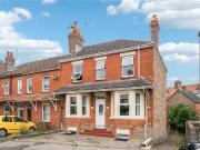 5 bedroom end of terrace house for sale