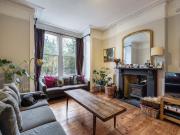 6 bedroom end of terrace house for sale