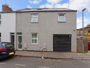 6 Bedroom End of Terrace House to Rent