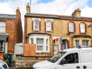 6 bedroom end of terrace house to rent