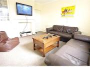 6 bedroom end of terrace house to rent