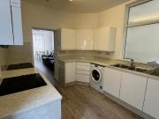 6 bedroom end of terrace house to rent