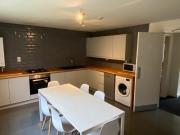 6 bedroom end of terrace house to rent
