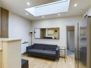 6 bedroom end of terrace house to rent