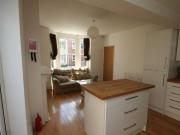 6 bedroom end of terrace house to rent