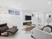 6 Bedroom Family Home Pool, 2 Living Areas & Solar...