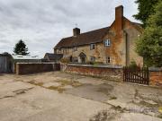 6 bedroom farm house for sale