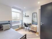 6 bedroom flat for rent in Thurloe Street, Manchester, M14