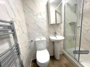 6 bedroom flat to rent