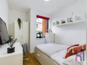 6 bedroom flat to rent