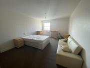 6 bedroom flat to rent