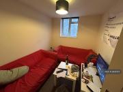 6 bedroom flat to rent