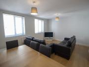 6 bedroom flat to rent