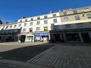 6 bedroom flat to rent