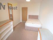 6 bedroom flat to rent