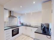 6 bedroom ground flat to rent