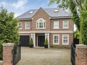 6 Bedroom House