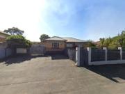 6 bedroom house available on the mar.