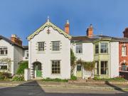 6 bedroom detached house for sale