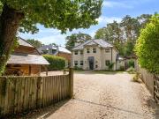 6 bedroom house for sale