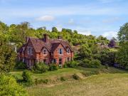 6 bedroom house for sale
