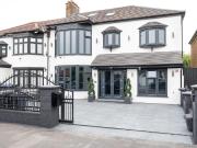 6 bedroom house for sale in Byron Avenue, South...