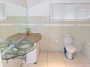 6 Bedroom House For Sale in Lotus River