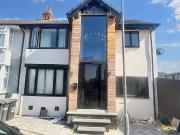 6 bedroom house for sale in Medina Road, Luton, LU4