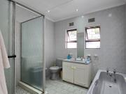 6 Bedroom House For Sale in Nahoon Valley