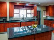 6 Bedroom House For Sale in Rooihuiskraal