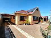 6 Bedroom House in Baysville