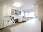 6 Bedroom House in Bendor