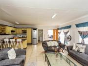 6 Bedroom House in Bonnie Doone