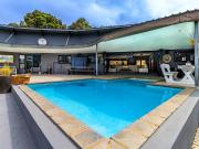 6 Bedroom House in Crestholme