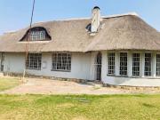 6 Bedroom House in Dersley