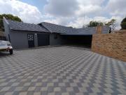 6 Bedroom House in Discovery