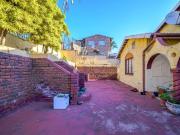 6 Bedroom House in Effingham