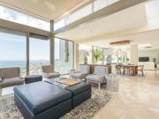 6 Bedroom House in Fresnaye