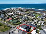 6 Bedroom House in Gonubie