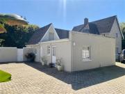 6 Bedroom House in Kenilworth