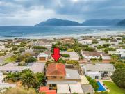 6 Bedroom House in Kommetjie