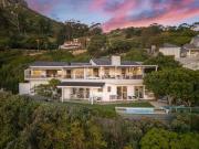 6 Bedroom House in Llandudno