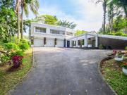 6 Bedroom House in Montrose