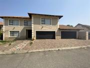 6 Bedroom House in Sonneveld