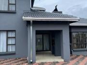 6 Bedroom House in Thornhill