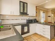 6 Bedroom House in Uitzicht