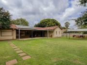 6 Bedroom House in Valhalla